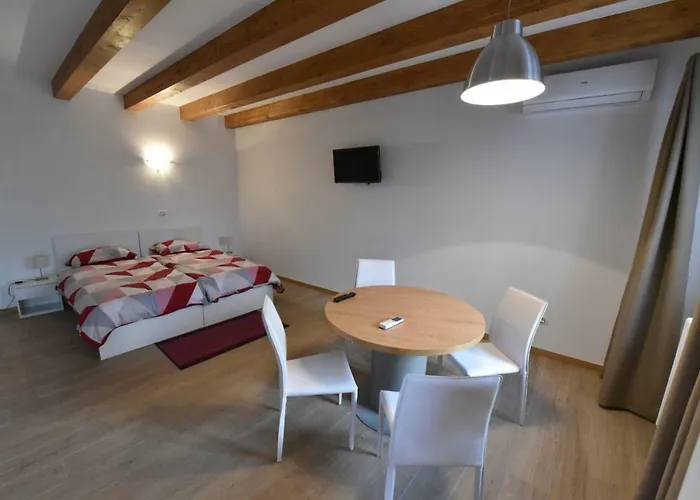 Kralj * טריאסטה